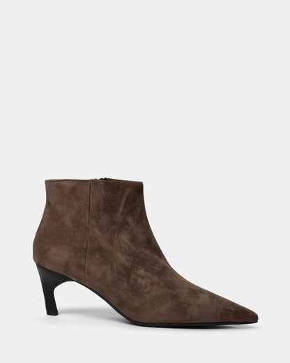 the ESSENTIALS bootie, brown