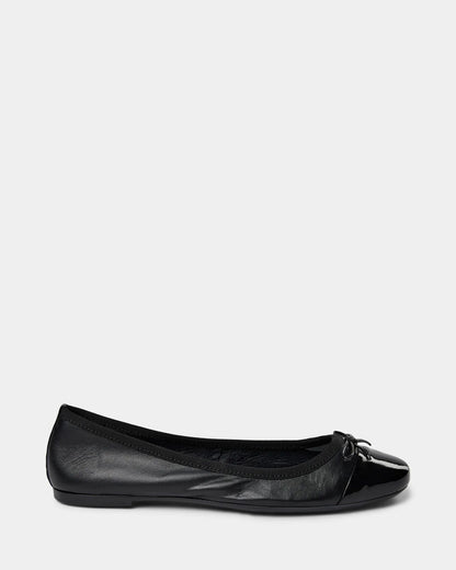 the ESSENTIALS ballerina, black