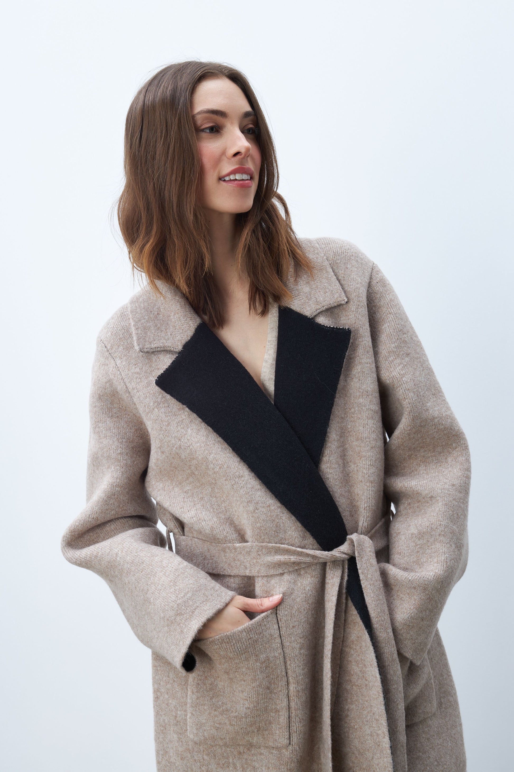 Wrap coat with store belt